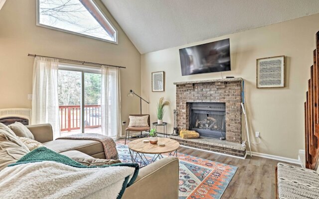 Golf, Ski + Fish: Cabin w/ Deck in Tobyhanna!