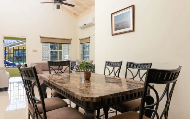 Private Pool Draxhall Gated Gym Tennis Full AC