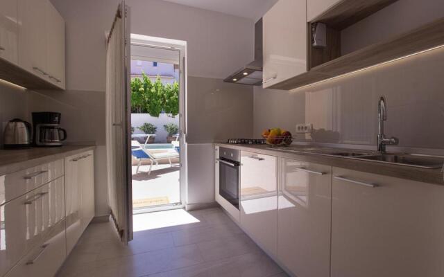 Charming villa Manuela with wonderful pool near the beach