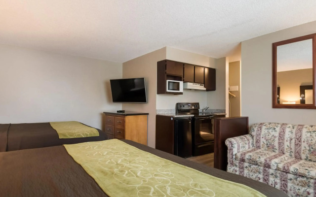 Rodeway Inn & Suites Hwy 217 & 26 W