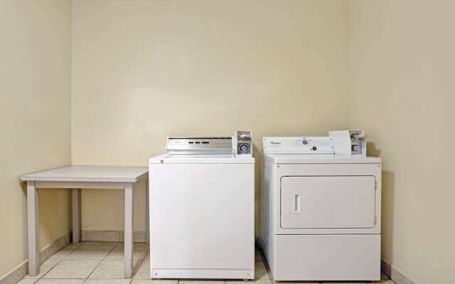 Microtel Inn & Suites by Wyndham Houston