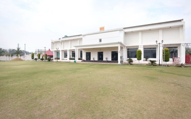 OYO 12766 Nimantran Resort