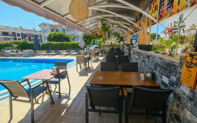 Moni Hotel