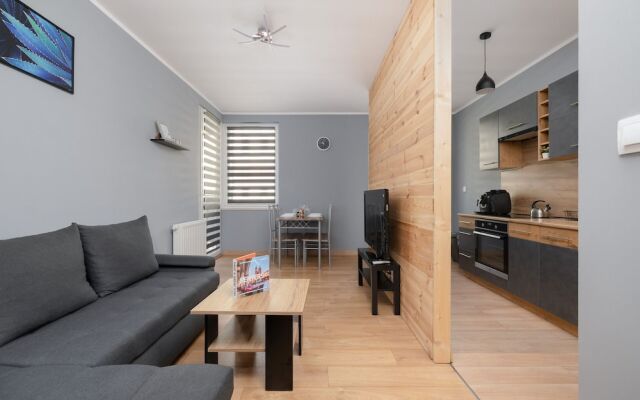 Osiedle Avia Apartment by Renters