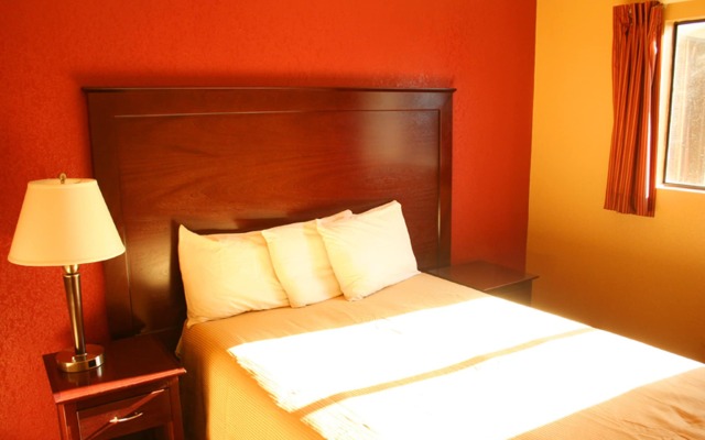 Pacific Inn & Suites