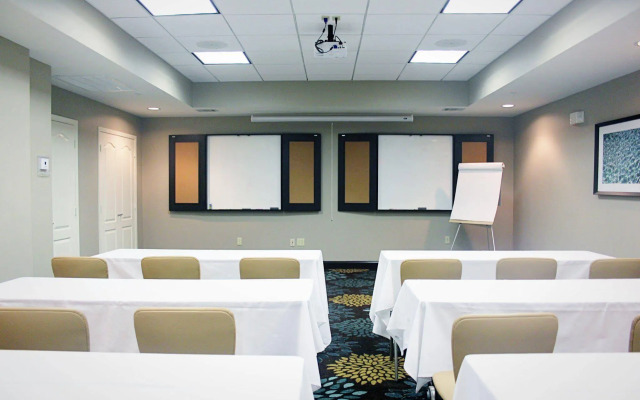 Staybridge Suites Houston IAH - Beltway 8 by IHG