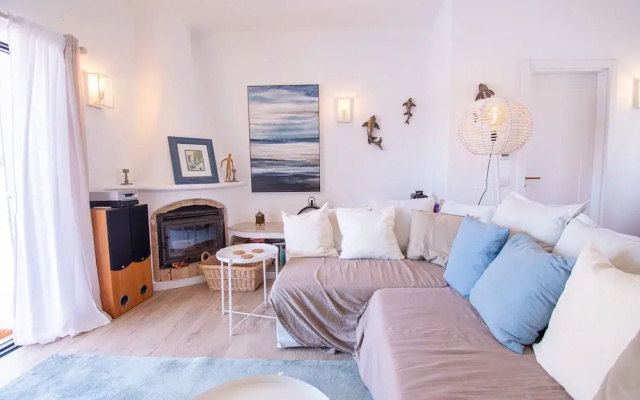 67 adm 3 Bedroom Villa Walking Distance to Carvo