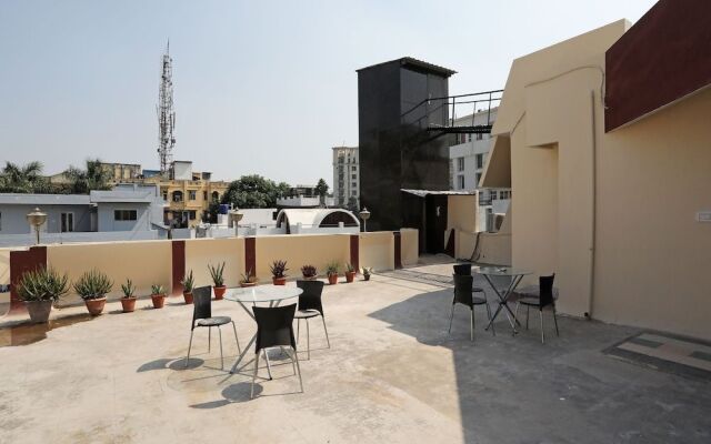 OYO 15791 Flagship Hotel Executive Hazratganj