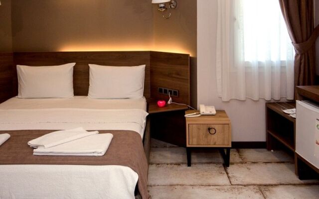 Anar Hotel