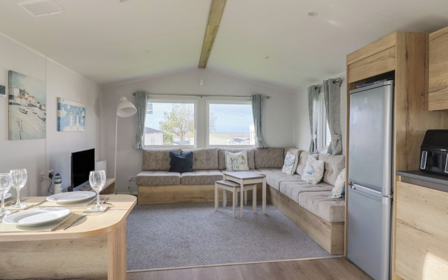39 Greenlands, Littlesea Holiday Park