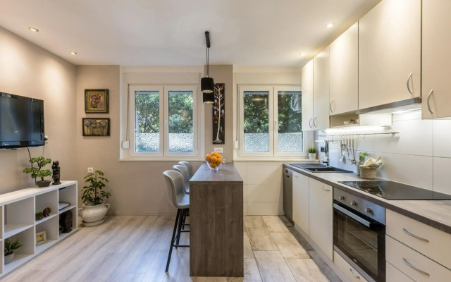 Artistic chill art apartment 2+2.Centar of Split.