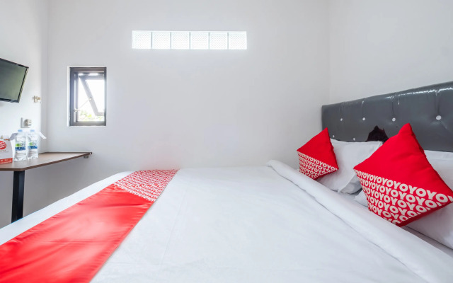 OYO 1460 Anyelir Residence