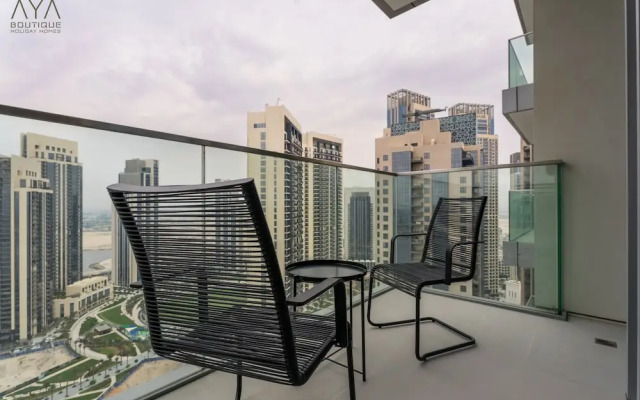Aya - Elegant 1BR Apartment With Balcony and Creek Views