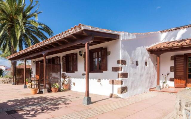 House with 2 bedrooms in San Cristobal de La Laguna with wonderful sea view shared pool enclosed garden 3 km from the beach