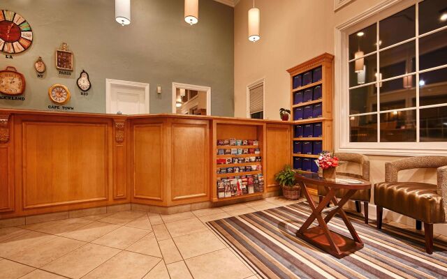 Studio 6 Corona, CA - West