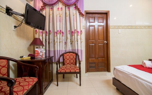 RedDoorz Plus near Tan Son Nhat Airport