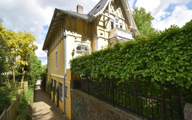 Gelbe Villa auf dem Museumsberg