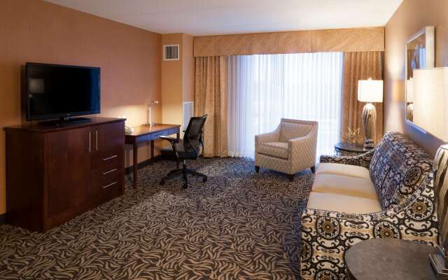DoubleTree by Hilton Bay City - Riverfront