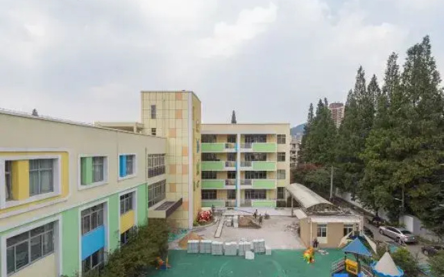Kaiwang Hotel (Nanjing Mingguo Subway Station Military General Hospital)