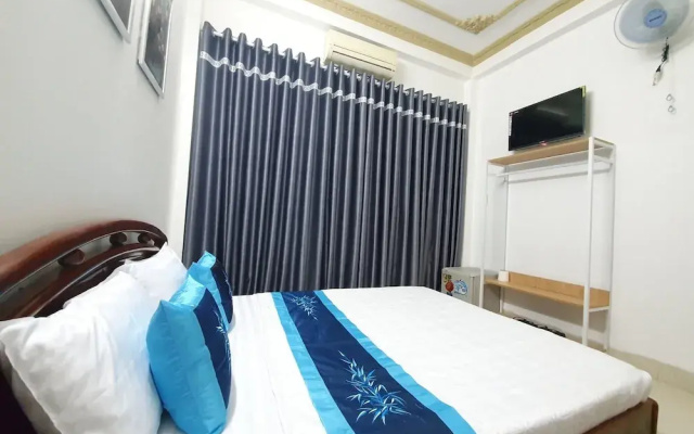 RedDoorz Near Xo Viet Nghe Tinh Street