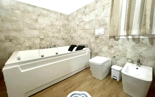 Villa Nunzia con piscina, sauna e idromassaggio.