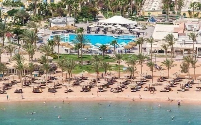 Hurgada Mirage Beach Chalet & Aqua Park