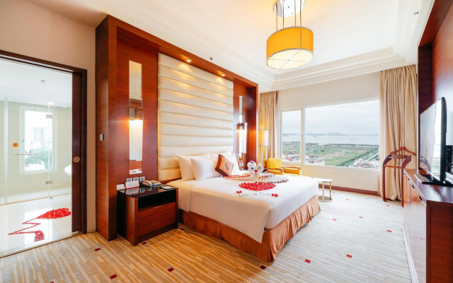 Royal Halong Hotel