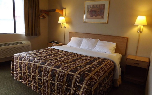 Executive Inn by OYO Kilgore North