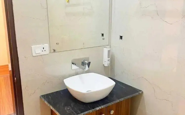 Kingfisher Luxury Resort