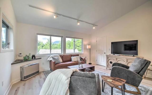 Airy & Bright Hideaway Near Smugglers' Notch!