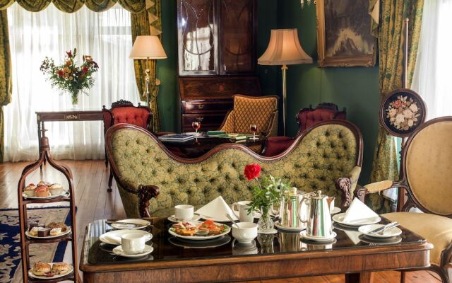 Earls Court House Hotel