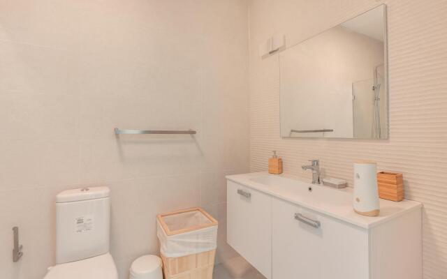 Playa Bonita Lavish Apartment at Lake View 42B