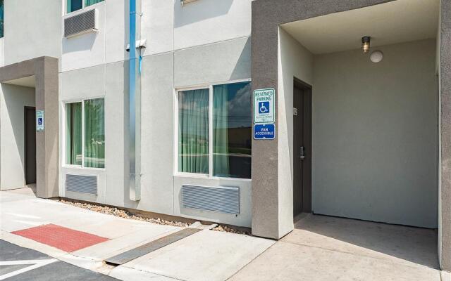 Studio 6 New Braunfels, TX