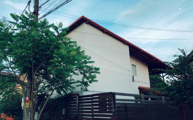 Casa cu Smochin | House with the fig