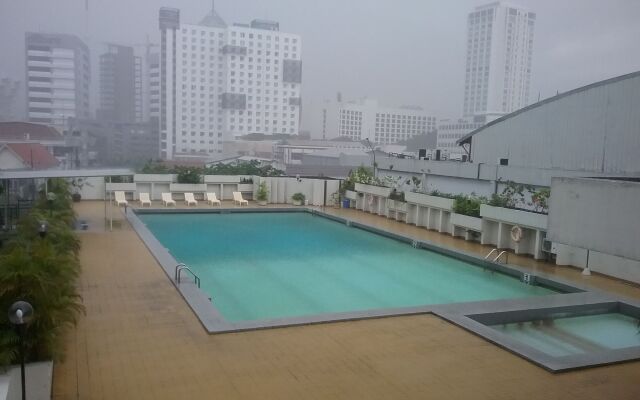 Elmi Hotel