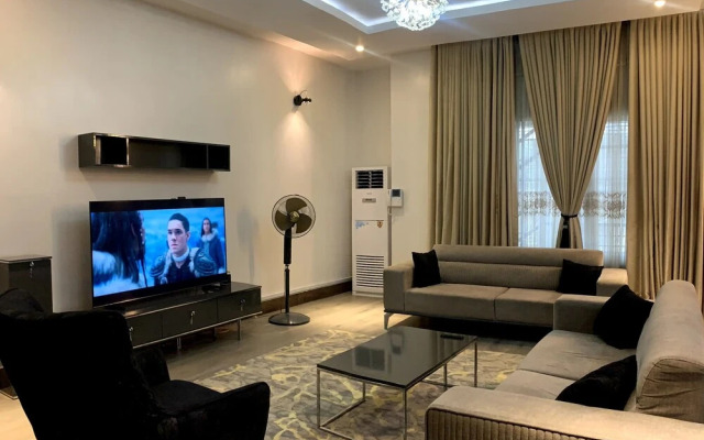 De James Hotels and Suites