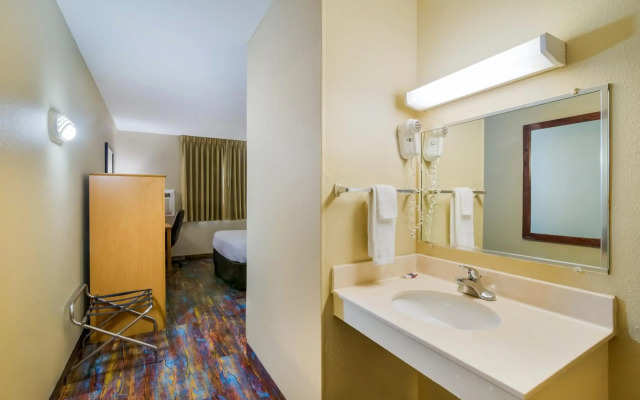 Americas Best Value Inn Fargo