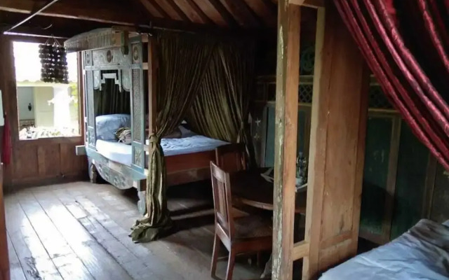 The Ermajas Pavilion