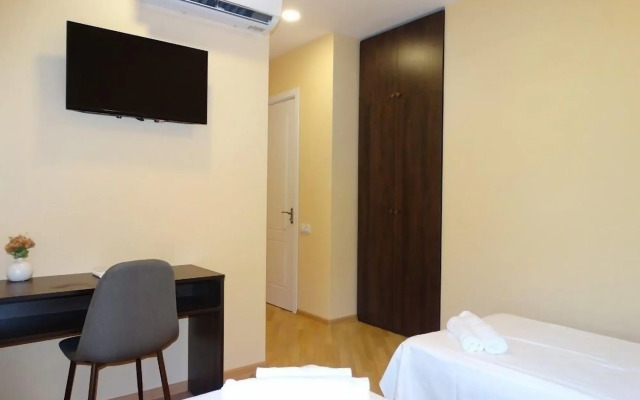 Отель Boutique IVERIA