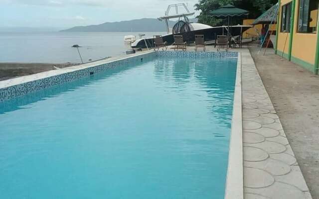 Meaco Hotel - Anilao