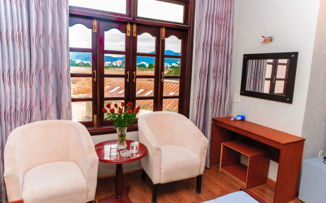Cosmos Hotel Nha Trang