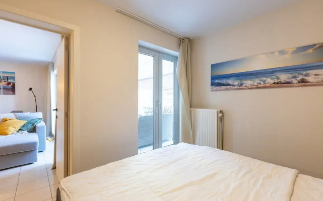 One-bedroom Apartment by the sea