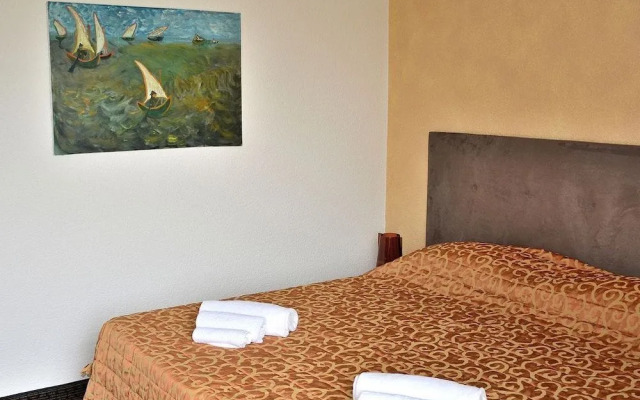 Villa del Filar With Pool