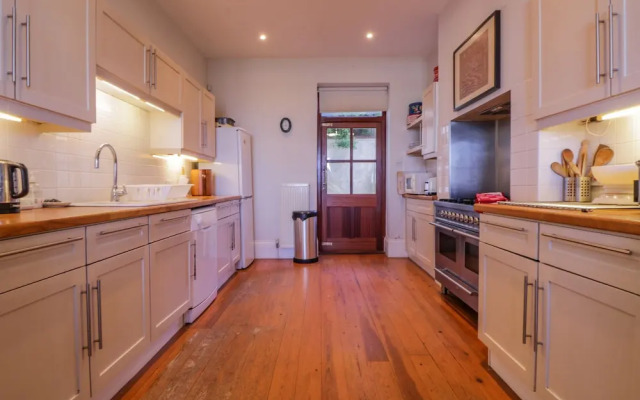 6 Gloster Terrace
