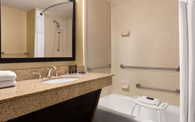 Wingate by Wyndham - Wilmington