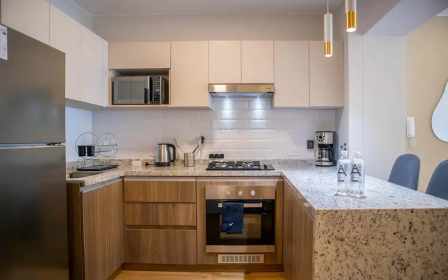 Beautiful 2BR With Fantastic Pool in Miraflores