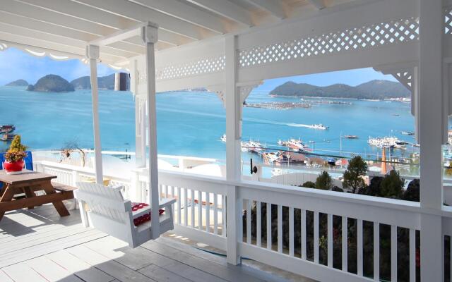 Tongyeong Deck house Pension