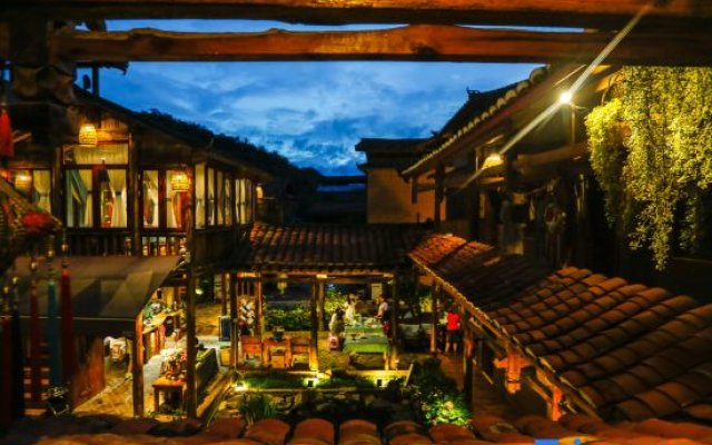 Tung lei small courtyard home