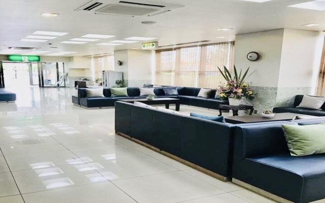 Osaka Bay Plaza Hotel – Lobby – Sakai