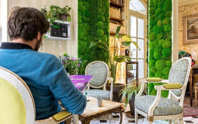 Hotel Romance Malesherbes by Patrick Hayat